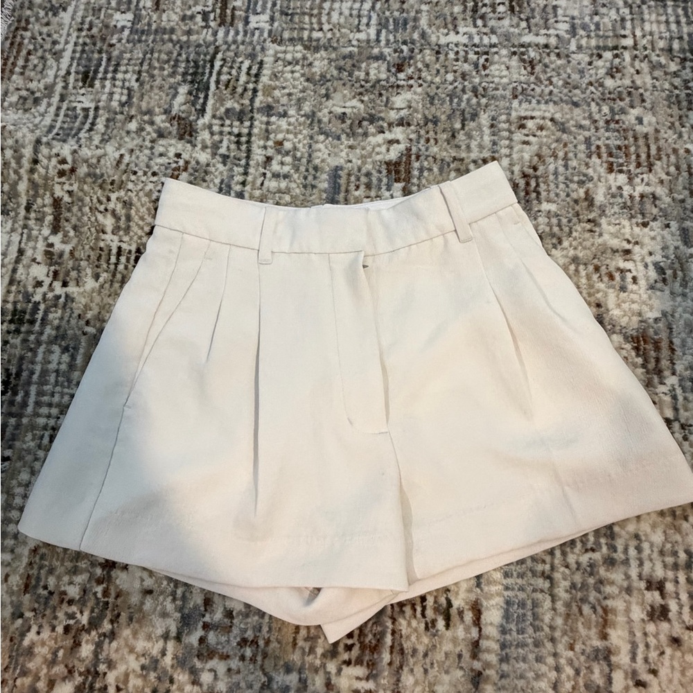 Aritzia Effortless Shorts